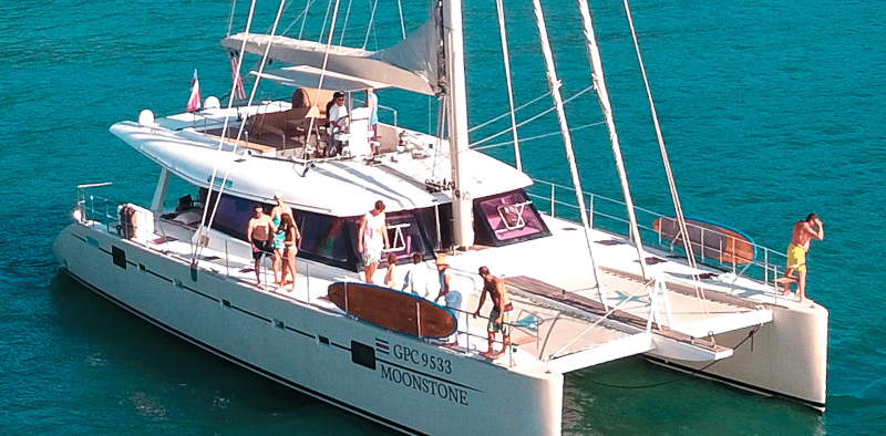 Book catamaran costa rica